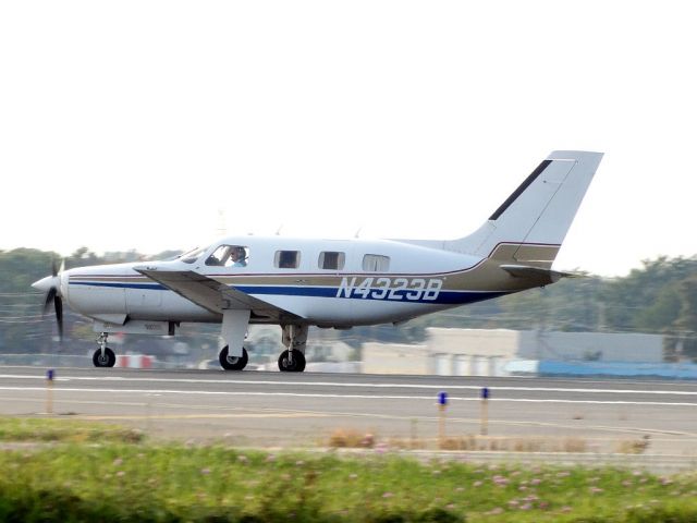 Piper Malibu Mirage (N4323B)