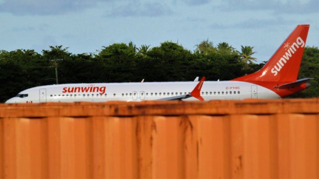 Boeing 737 MAX 8 (C-FYXC)