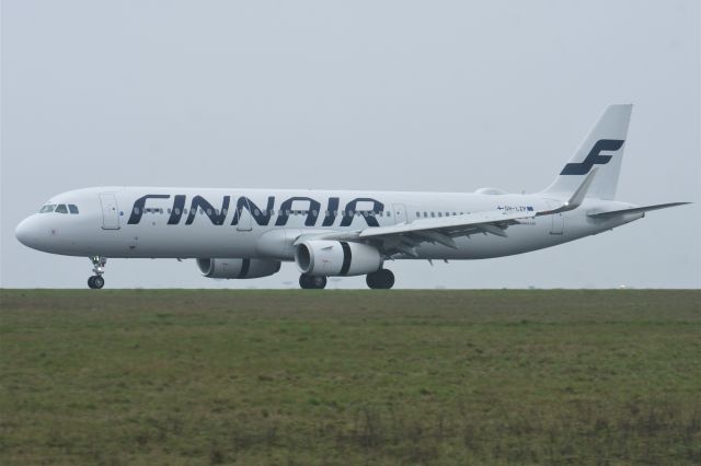 Airbus A320 (OH-LZP)