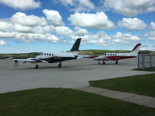 Cessna 340 (N7067W) - Two top notch Cessna 340s