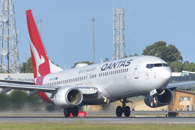 Boeing 737-800 (VH-VZB) - March 1, 2020. The heavies departed (see 9V-SHN and 9M-MTK) THEN the clouds parted for a while so only the domestic passenger jets left to play with for crop shots.