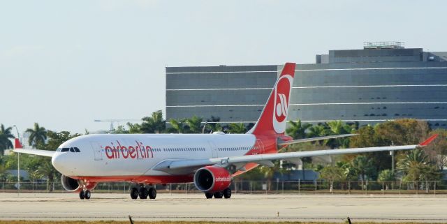 Airbus A330-200 (D-ALPG)