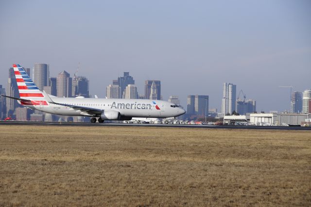 Boeing 737-800 (N973NN)