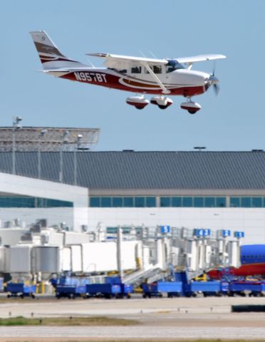 Cessna 206 Stationair (N957BT)