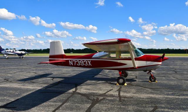 Cessna Commuter (N7393X) - Cessna 150B N7393X in Ann Arbor