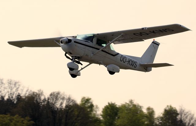 Cessna 152 (OO-KWS)