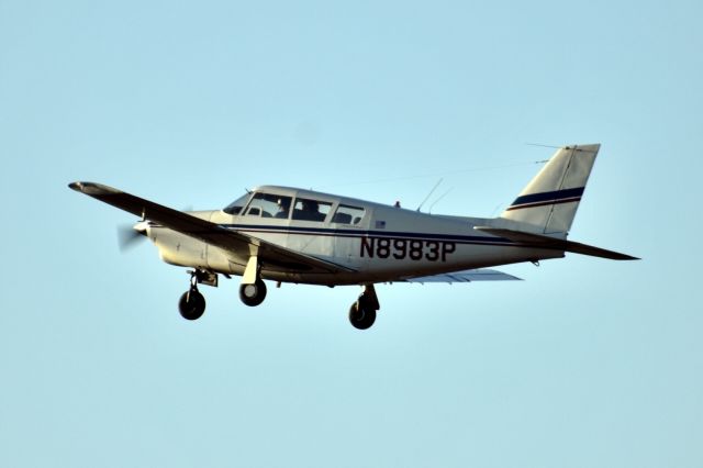 Piper PA-24 Comanche (N8983P)