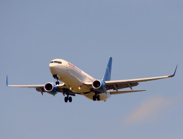 Boeing 737-800 —