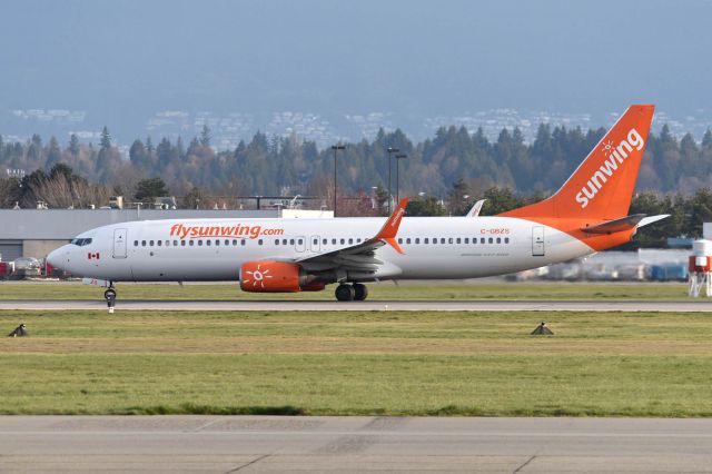 Boeing 737-800 (C-GBZS)