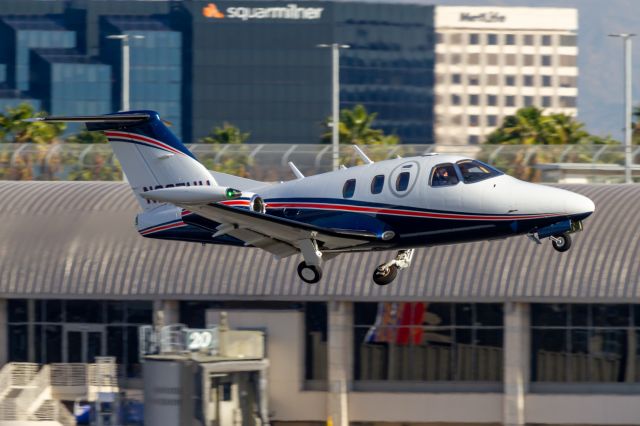 Eclipse 500 (N227UH)