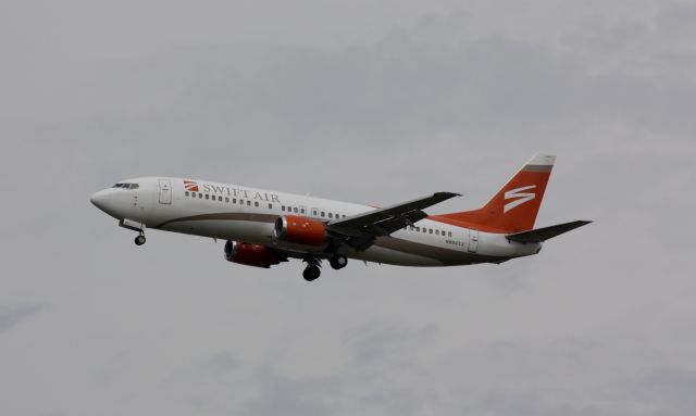 BOEING 737-400 (N804TJ)