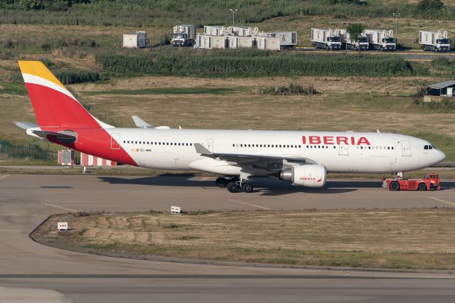 Airbus A330-200 (EC-MNK)