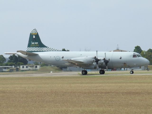 — — - Lockheed AP - 3C Orion