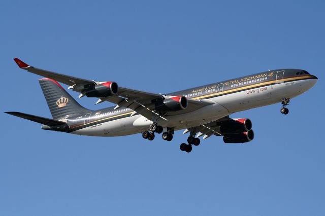 Embraer 170/175 (JY-AIB)