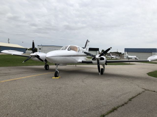 Cessna 421 (C-GDMD)