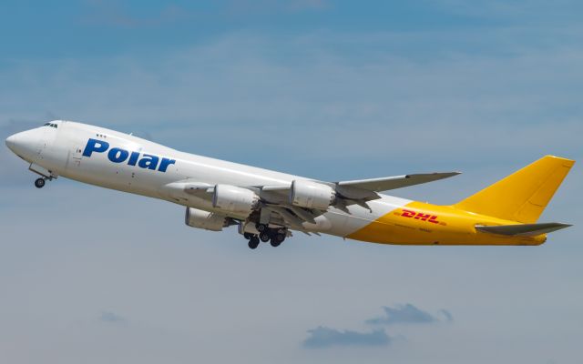 BOEING 747-8 (N852GT) - Polar Air Cargo 958 Heavy lifts off of 36R for the 6 hour flight to Anchorage.