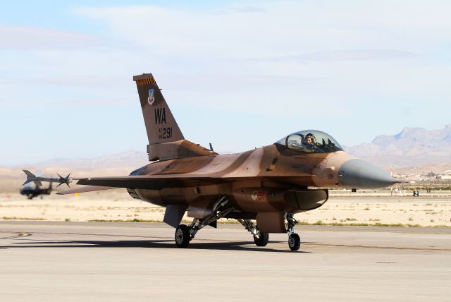 Lockheed F-16 Fighting Falcon (N86291)