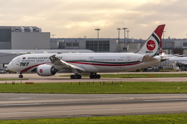 Boeing 787-9 Dreamliner (S2-AJX) - 26th March, 2023: The delayed BG 201 from Dhaka via Sylhet's Osmani International Airport is taxiing to the ramp after touching down on runway 09R at London Heathrow. 