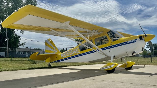 CHAMPION Decathlon (N555HE) - N555HE, a 1999 American Champion 8KCAB Super Decathlon, taking in some sunshine. 6/22/22. 