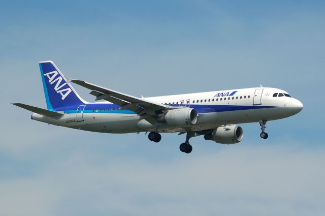 Airbus A320 (JA8393) - 2012-08-15