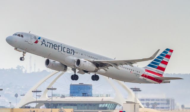 Airbus A321 (N129AA)