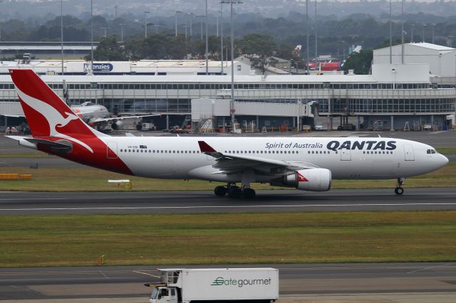 Airbus A330-200 (VH-EBI)