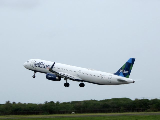 Airbus A321 (N949JT)