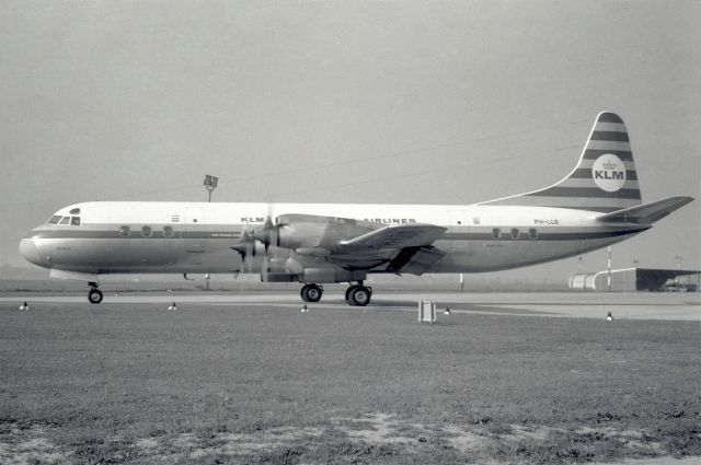 Lockheed L-188 Electra (PH-LLB) - 1966 at Düsseldorf (EDDL)