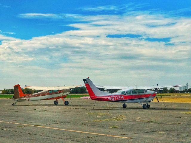 Cessna T210 Turbo Centurion (N6712R)