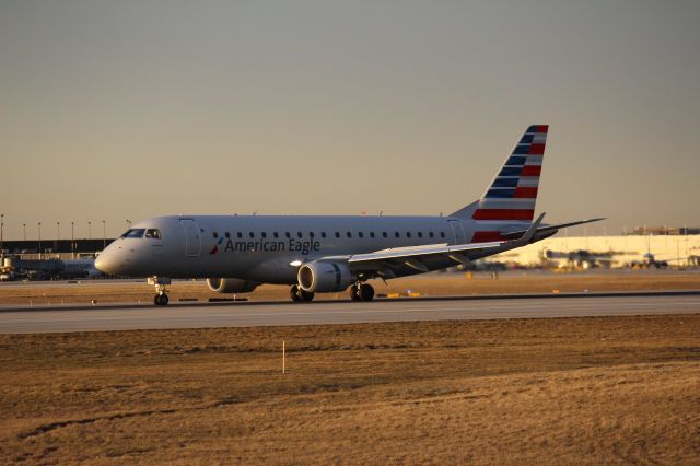 Embraer 170/175 (N418YX)