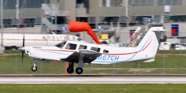 Piper Saratoga (N667CH)