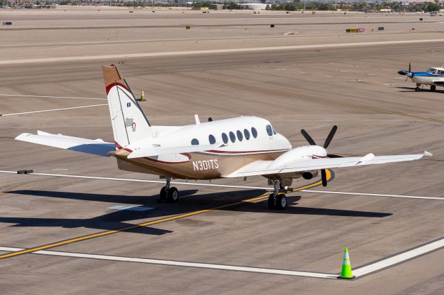 Beechcraft King Air 100 (N301TS)