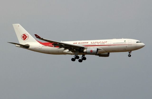 Airbus A330-200 (7T-VJA)