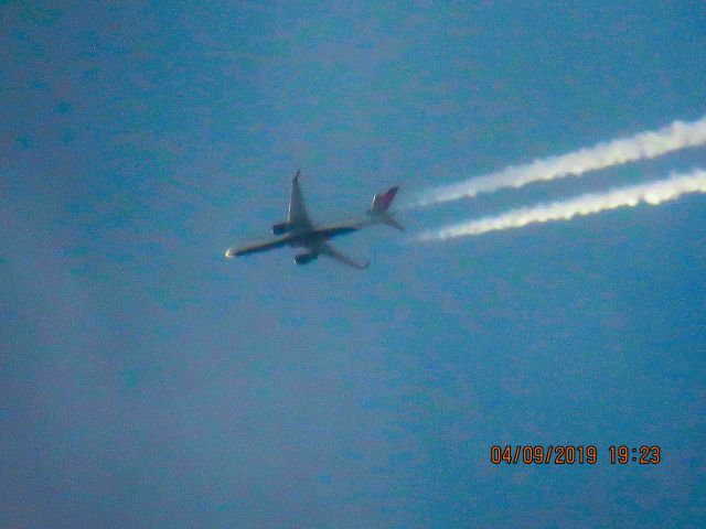 Boeing 757-200 (N727TW)