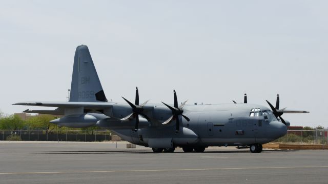 Lockheed C-130 Hercules (N8069)