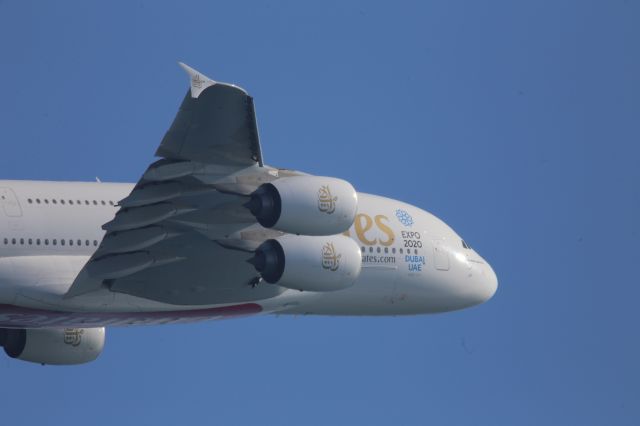 Airbus A380-800 (A6-EOG)