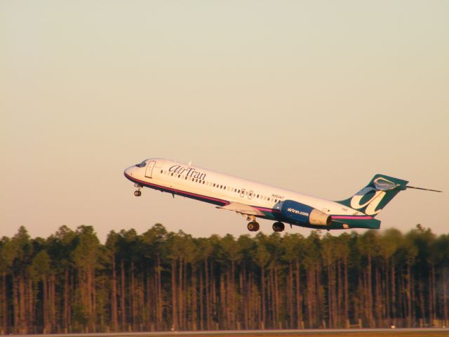 Boeing 717-200 (N993AT)