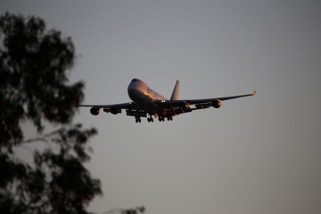 Boeing 747-400 (N446MC)