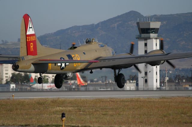 Boeing B-17 Flying Fortress (23-1909)