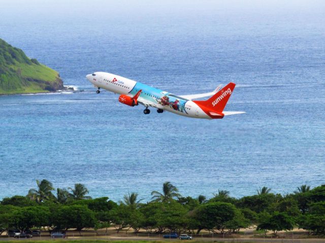 Boeing 737-800 (C-FDBD)