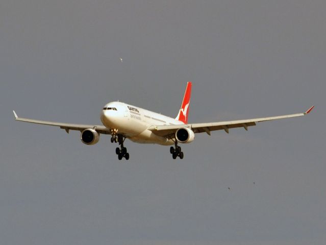 Airbus A330-300 (VH-QPJ) - On short finals for runway 05. Thursday 12th July 2012.