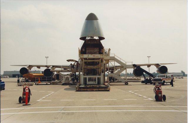 Boeing 747-200 (N816FT)