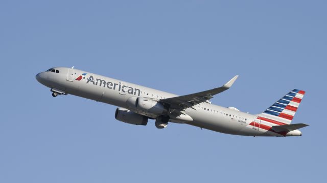 Airbus A321 (N105NN) - Departing LAX on 25R