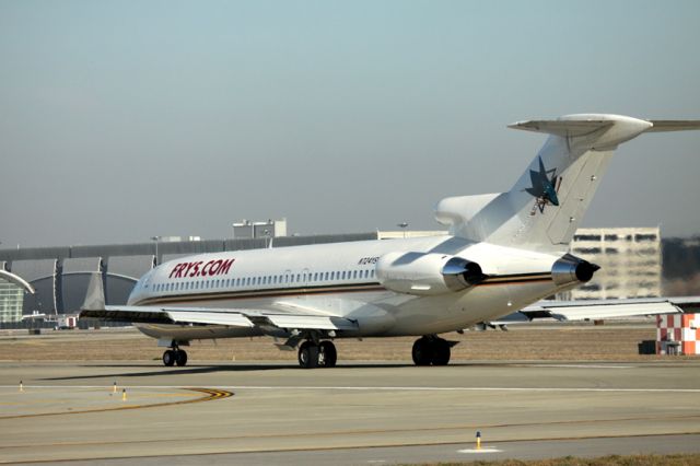 Boeing 727-100 (N724YS) - San Jose Sharks NHL . Team Plane