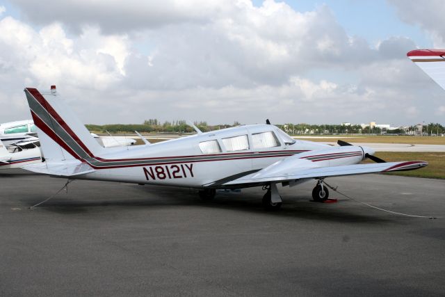 Piper PA-30 Twin Comanche (N8121Y) - 08-Apr-11
