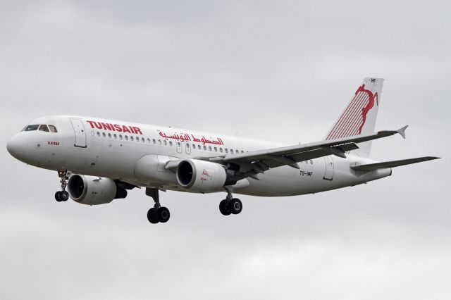 Airbus A320 (TS-IMF)