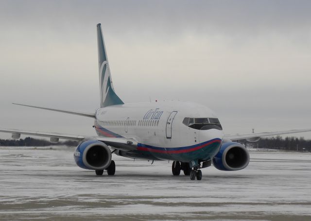 Boeing 737-700 (N167AT)