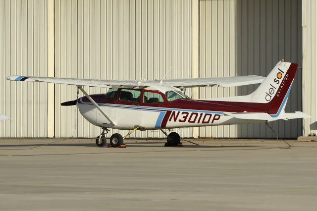 Cessna Skyhawk (N301DP)