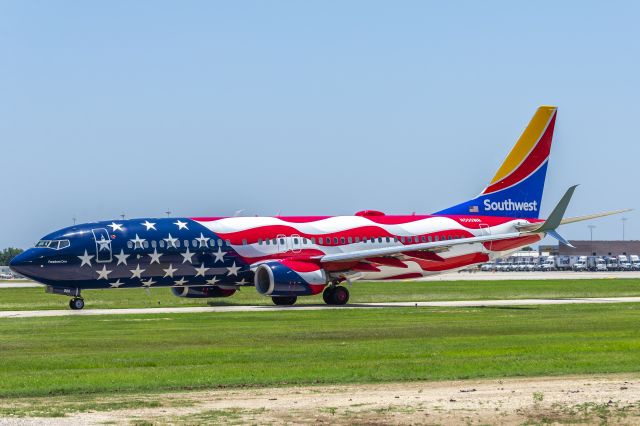 Boeing 737-800 (N500WR) - Freedom One taxiing to 22