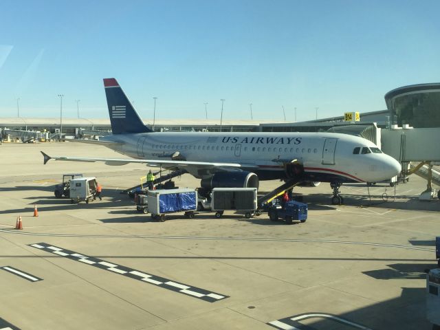 Airbus A319 (N749US)